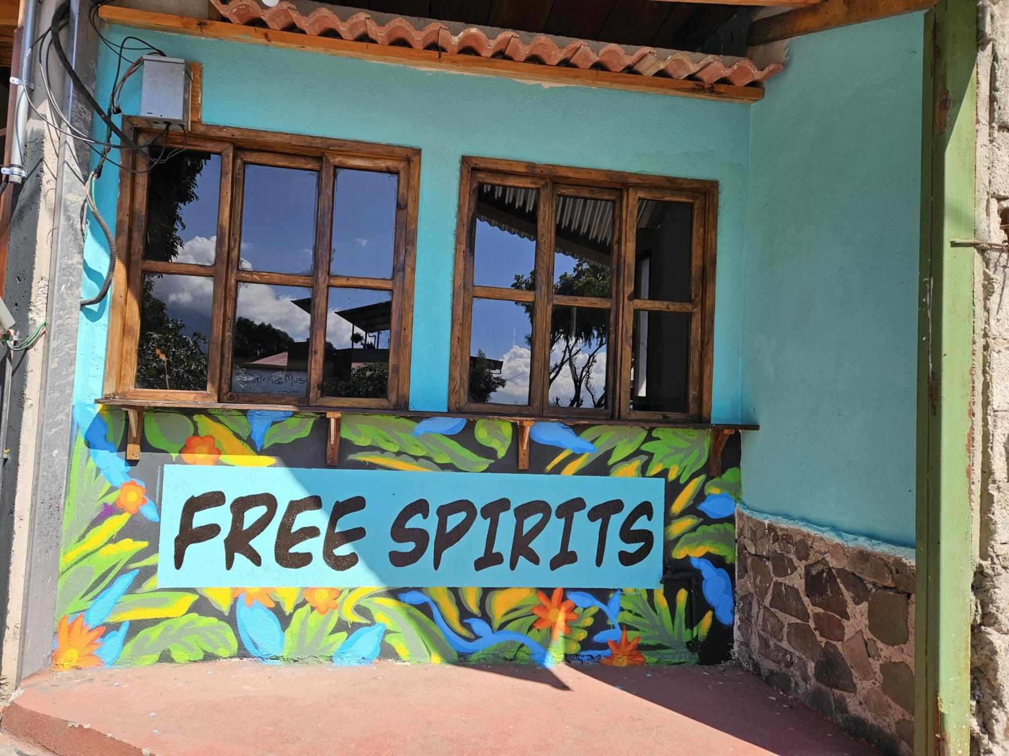 Отель Free Spirits Сан-Маркос-ла-Лагуна Экстерьер фото